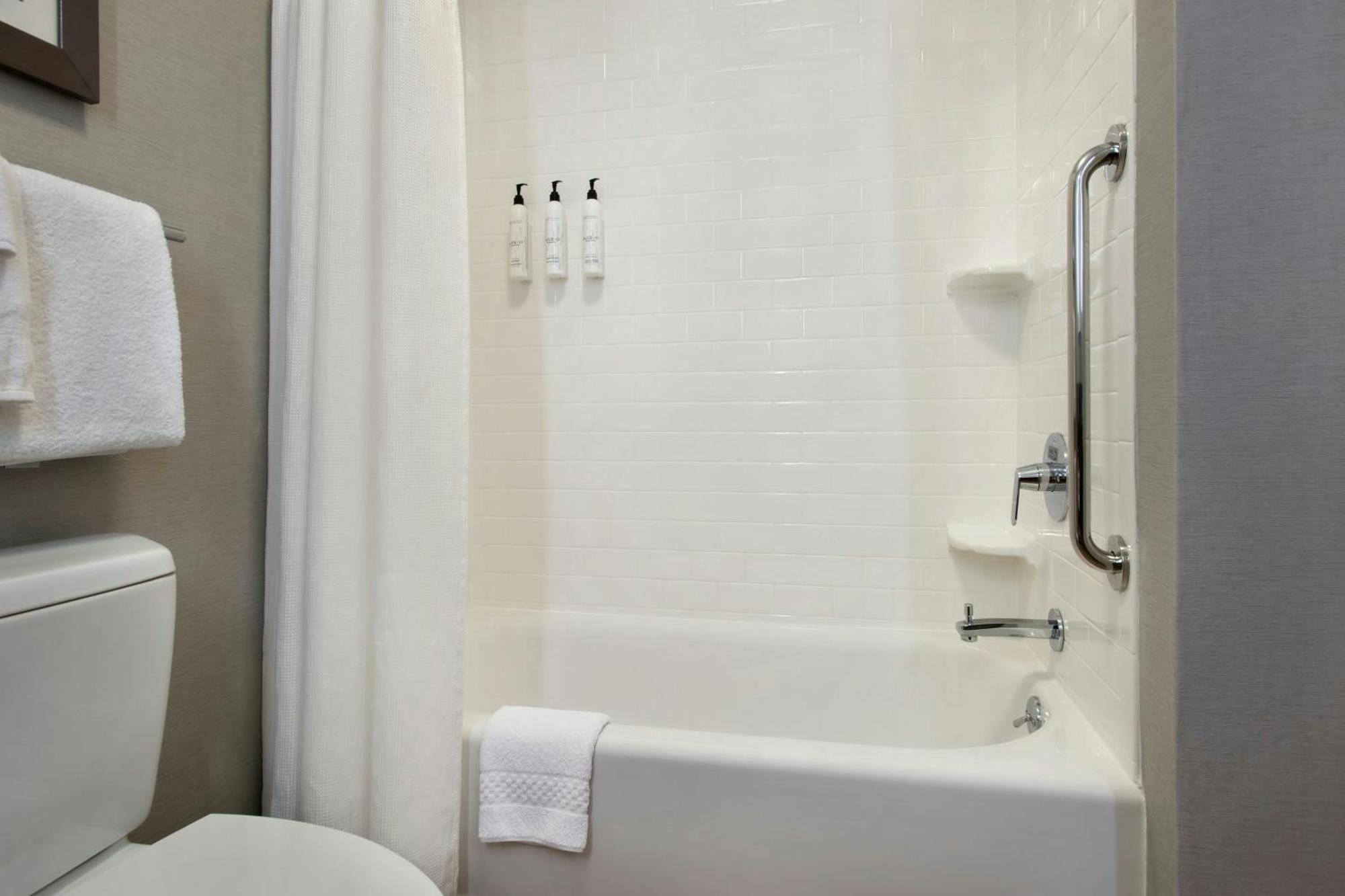 Hotel Fairfield & By Marriott Lenox/berkshires