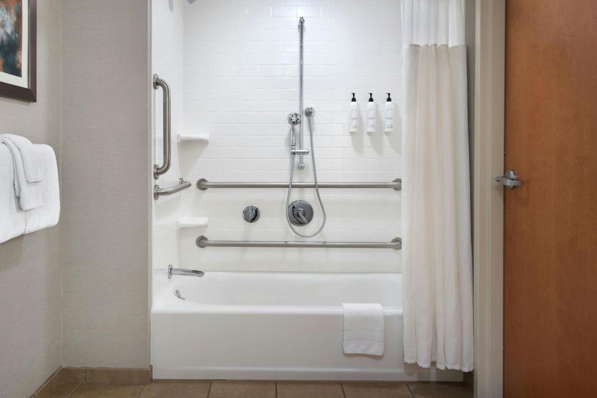 Fairfield & By Marriott Lenox/berkshires 3* Great Barrington