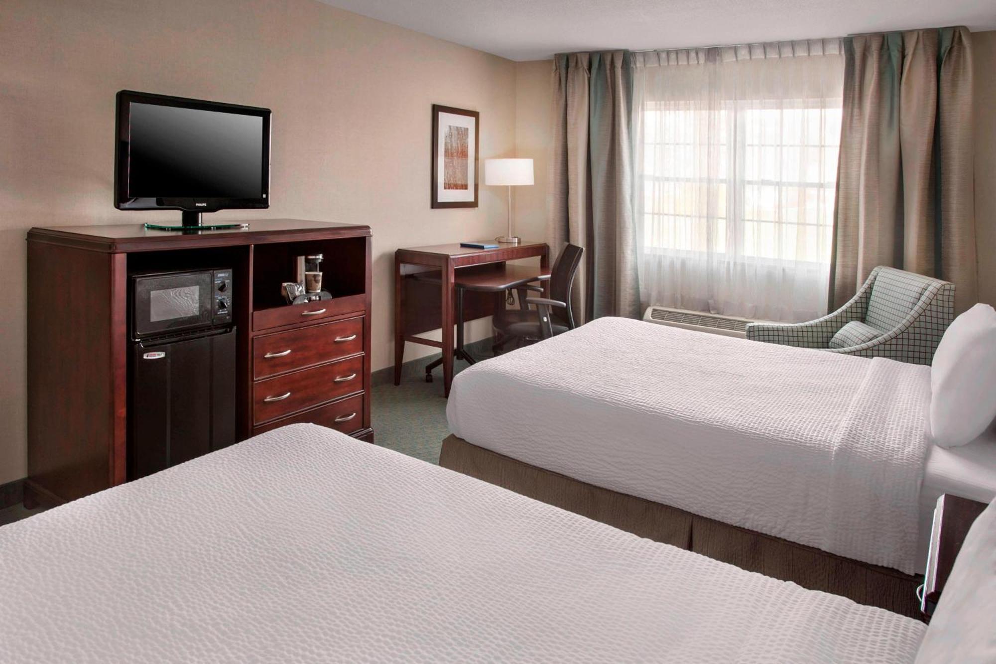 Hotel Fairfield & By Marriott Lenox/berkshires 3*
